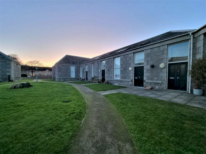 2 Bedroom Terraced House To Rent In Urquhart Road, City Centre, Aberdeen, AB24