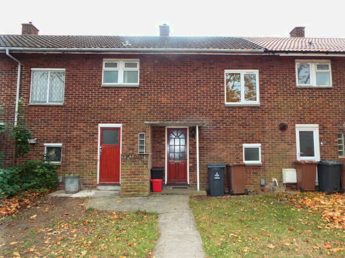 2 Bedroom House To Rent In Rockingham Way, SG1