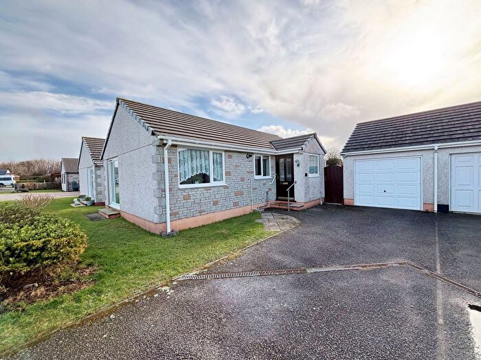2 Bedroom Bungalow For Sale In Glendale Crescent, Mount Hawke, TR4