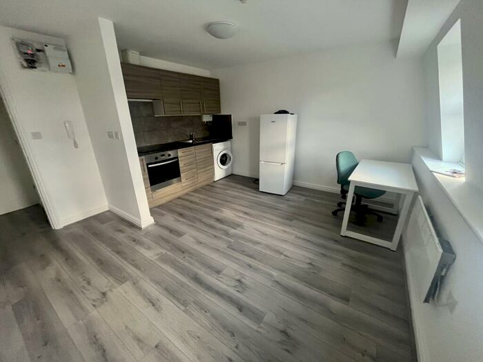 Studio To Rent In Thynne Street, West Bromwich, B70