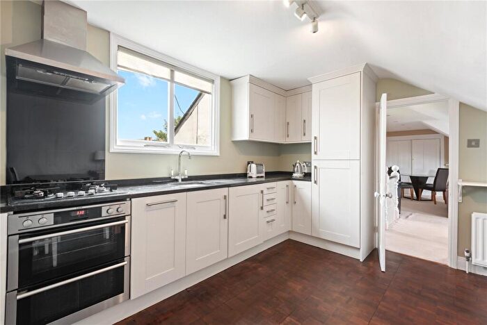 2 Bedroom Apartment For Sale In Lavender Gardens, London, SW11