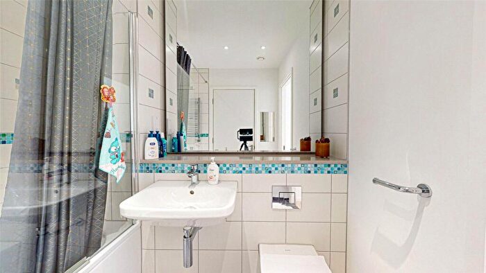 1 Bedroom Penthouse To Rent In Local Crescent, Hulme Street, Manchester, M5
