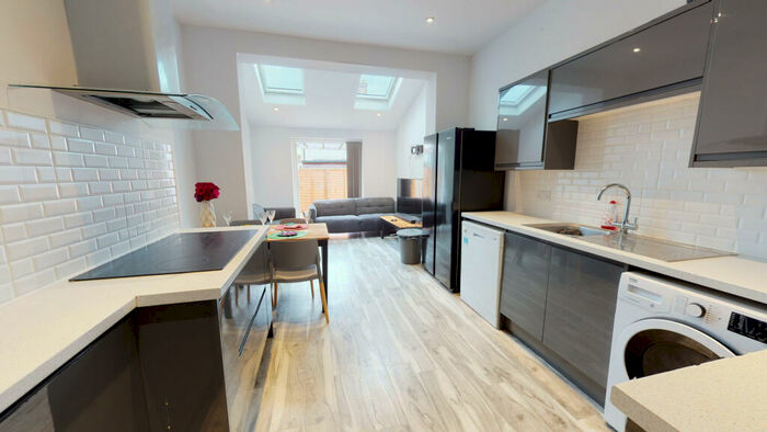 6 Bedroom House To Rent In Elmgrove Road, Bristol, Bristol, BS16