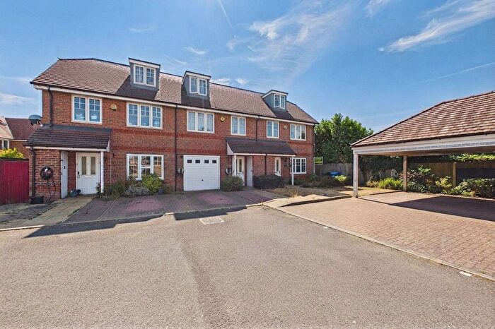 4 Bedroom Semi-Detached House To Rent In Larchfield Road, Maidenhead, Berkshire, SL6
