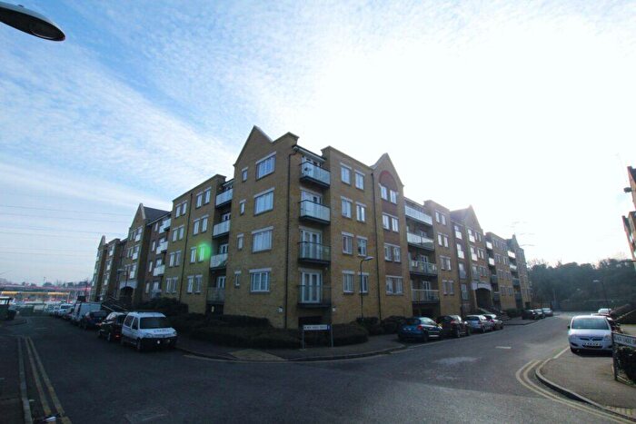 2 Bedroom Flat To Rent In Phoenix Court, Black Eagle Drive, Northfleet, Gravesend, DA11