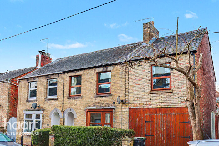 4 Bedroom End Of Terrace House For Sale In Rock Road, Oundle, PE8