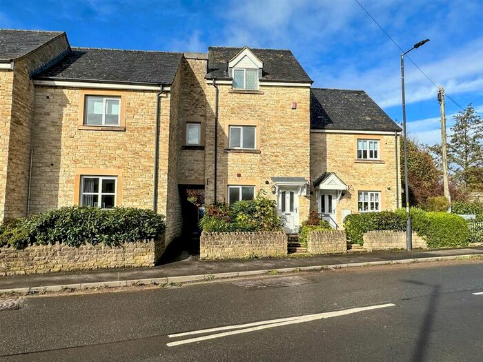 3 Bedroom Terraced House To Rent In Athelstan Court, Malmesbury, SN16