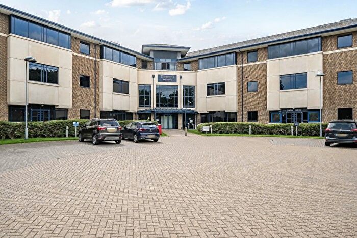 1 Bedroom Flat To Rent In Chertsey, Surrey, KT16