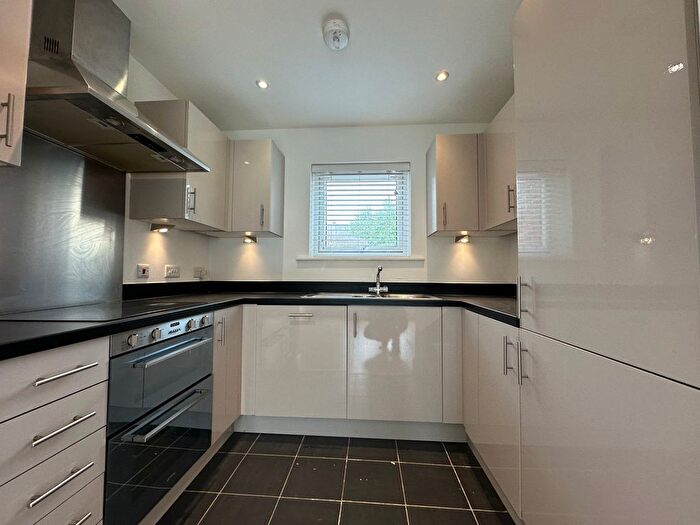 2 Bedroom Flat To Rent In Tatler Close, Warwick, CV34