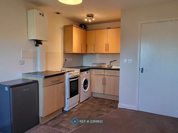 2 Bedroom Flat To Rent In Kimberworth Road, Rotherham, S61