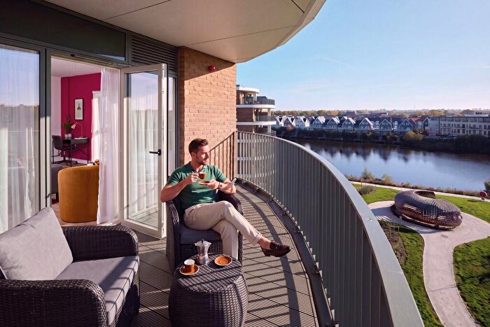 2 Bedroom Apartment For Sale In Green Park Village & Bankside Gardens, Flagstaff Road, Reading, RG2