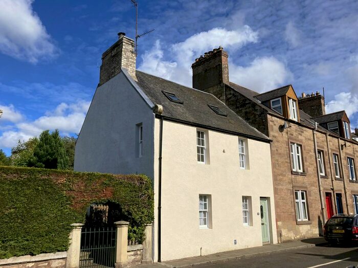 4 Bedroom End Of Terrace House For Sale In Langtongate, Duns, TD11