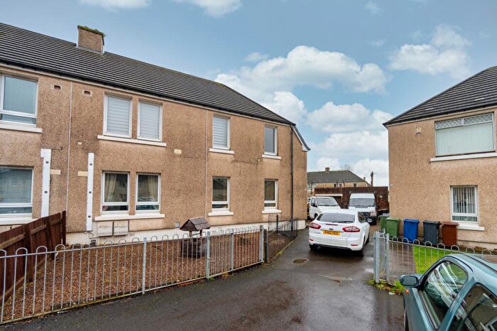 3 Bedroom Flat To Rent In Cartside Avenue, Johnstone, Renfrewshire, PA5