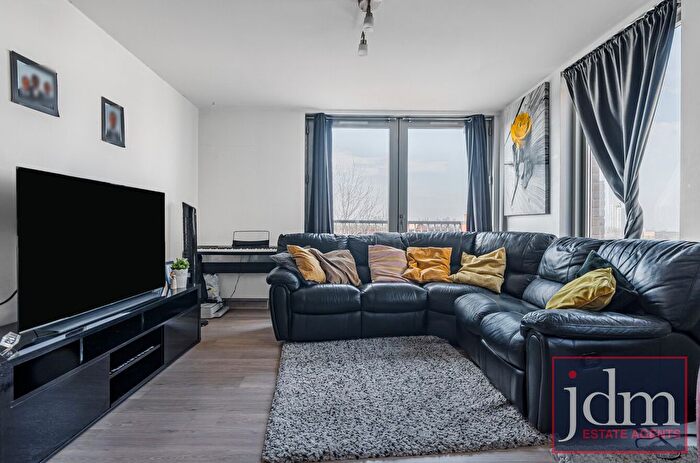 2 Bedroom Flat To Rent In Schoolhouse Yard, Bloomfield Road, London, SE18