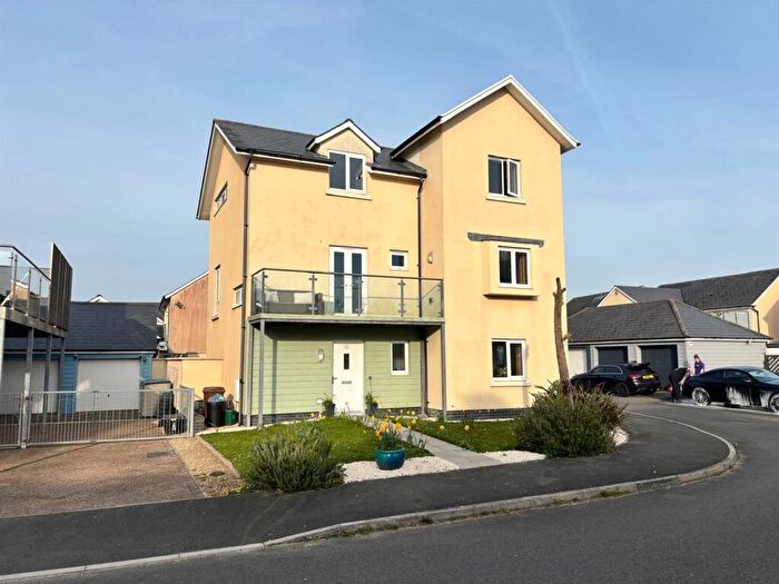 4 Bedroom Detached House For Sale In Cefn Padrig, Llanelli, SA15