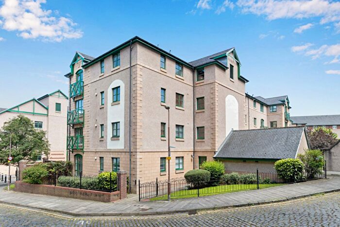 2 Bedroom Flat For Sale In / Silvermills, Stockbridge, Edinburgh, EH3