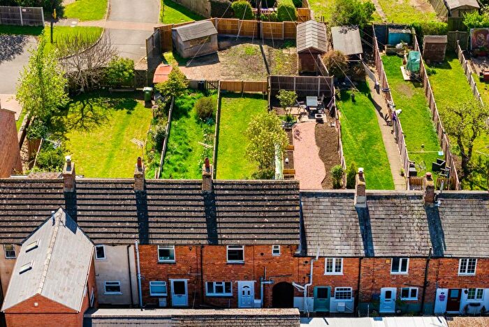 2 Bedroom Cottage For Sale In South Terrace, Greens Norton, NN12