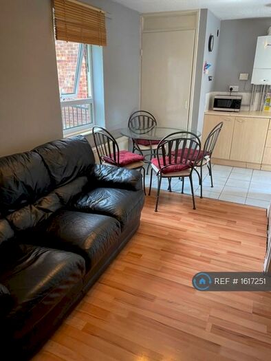 3 Bedroom Flat To Rent In Rochdale Way, Colchester, CO4