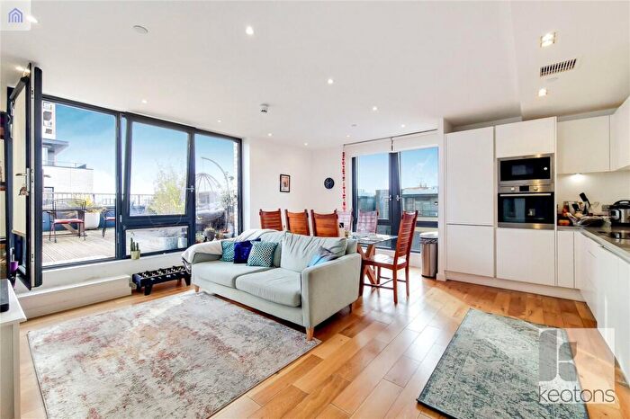 2 Bedroom Flat To Rent In Regalia Point, Palmers Road, Bethnal Green, London, E2