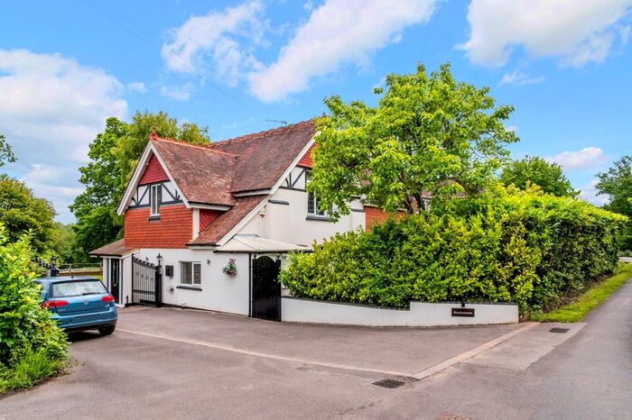 4 Bedroom Detached House To Rent In Park Road, East Grinstead, RH19