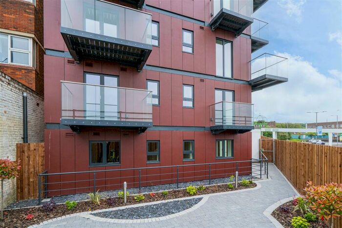 2 Bedroom Apartment To Rent In Collingdon Street, Luton, Bedfordshire, LU1