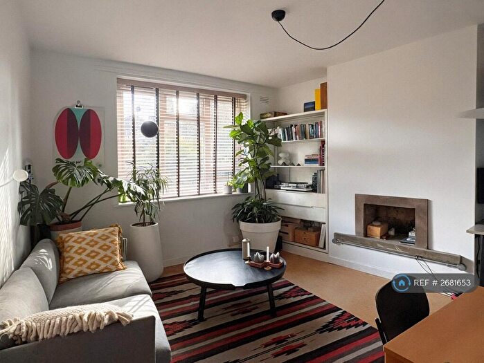 1 Bedroom Flat To Rent In Crawshay House, London, N16