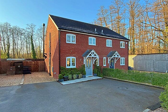 3 Bedroom Semi-Detached House For Sale In West Grimstead, SP5