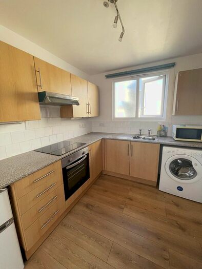 2 Bedroom Block Of Flats To Rent In Alberton Road, Frenchay, Bristol, BS16