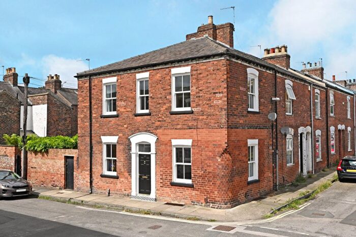 3 Bedroom End Terrace House For Sale In Wilton Rise, Holgate, York, YO24