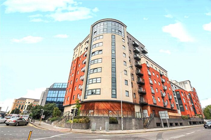 2 Bedroom Apartment To Rent In Watlington Street, Reading, Berkshire, RG1