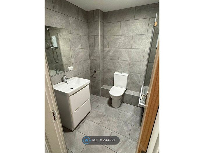 1 Bedroom Flat To Rent In Milwain House, Stockport, SK4