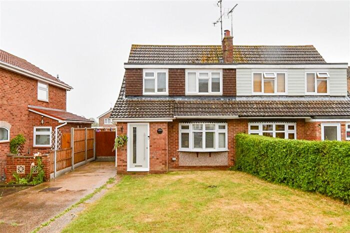 3 Bedroom Semi Detached House For Sale In Recreation Walk, Ramsden Heath, Billericay, Essex, CM11