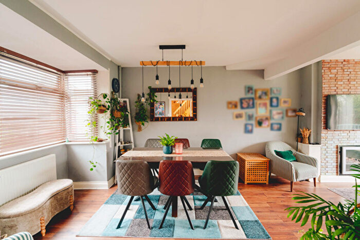 3 Bedroom Semi Detached House For Sale In Winterstoke Road, Ashton, Bristol, BS3