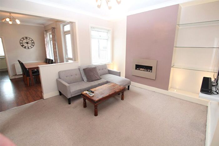 2 Bedroom Maisonette To Rent In Welbeck Road, East Barnet, EN4
