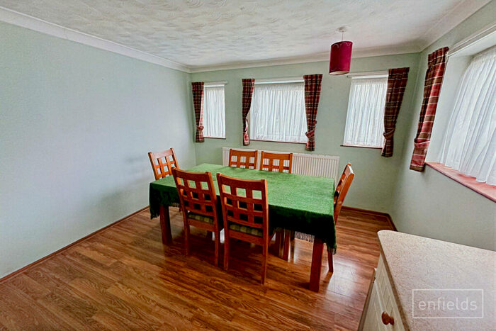 2 Bedroom Detached House For Sale In Chine Avenue, Southampton, SO19
