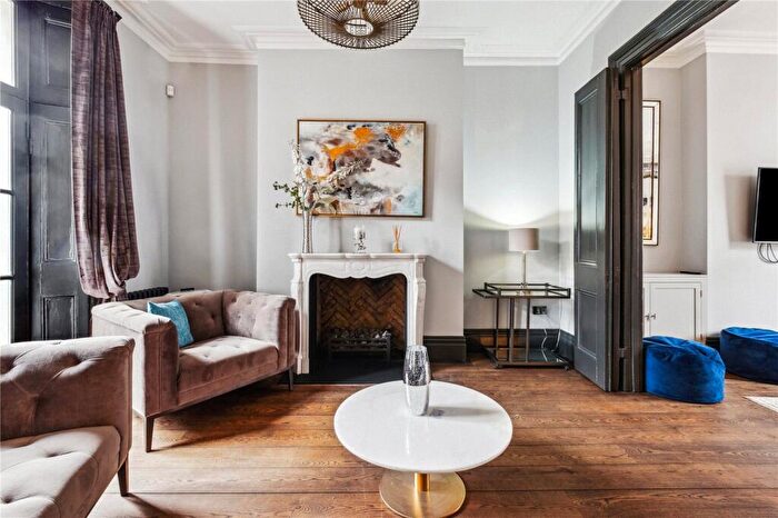 4 Bedroom House To Rent In Gunter Grove, London, SW10