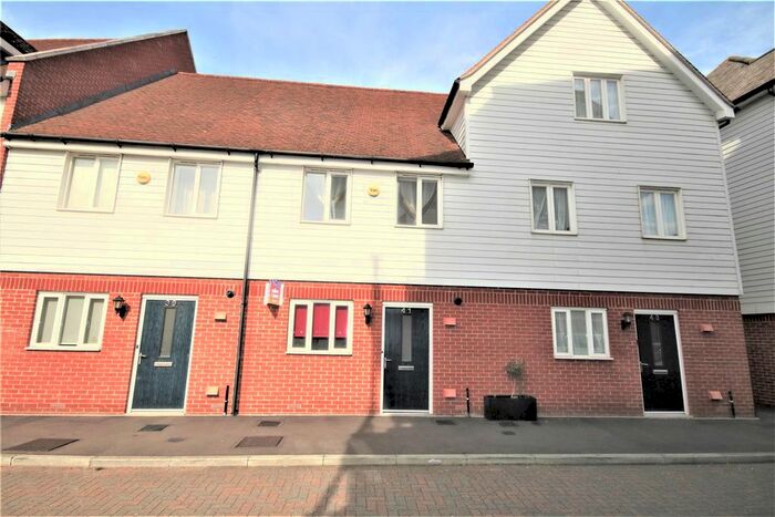 2 Bedroom Property To Rent In Westwood Drive, Canterbury, CT2