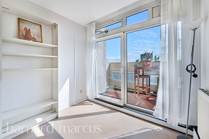 2 Bedroom Flat For Sale In Grantham Road, London, SW9