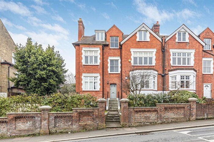 2 Bedroom Flat To Rent In Leopold Road, Wimbledon, London, SW19