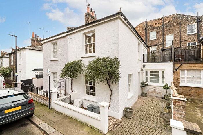 2 Bedroom Property To Rent In Bridstow Place, London, W2