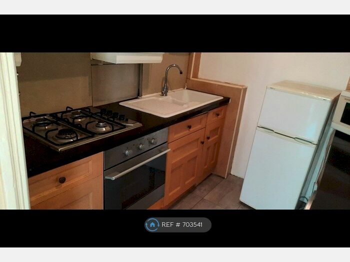 Studio To Rent In The Ridgeway, London, NW9