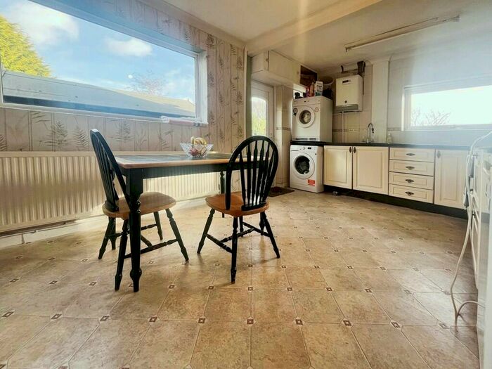 3 Bedroom End Of Terrace House For Sale In Leighton Close, Great Barr, B43