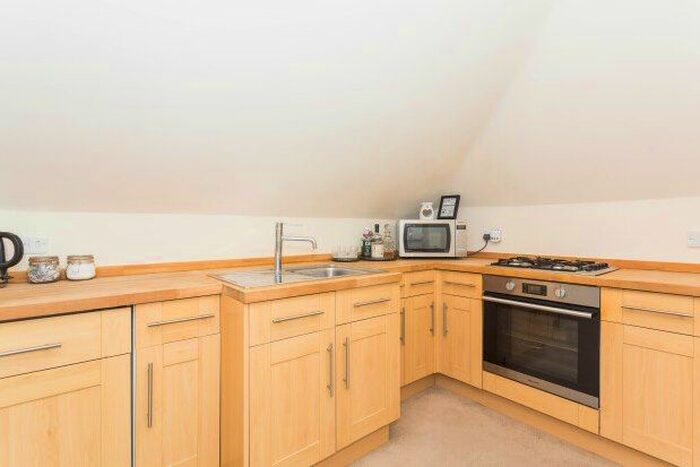 1 Bedroom Flat To Rent In Wavertree Road, London, E18