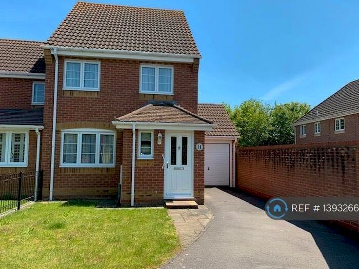 3 Bedroom Semi-Detached House To Rent In Fen Avenue, Fareham, PO16