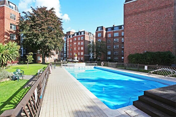 2 Bedroom Flat For Sale In Sutton Lane North, Turnham Green, Chiswick, W4