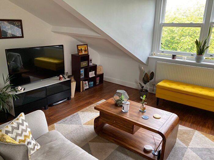 2 Bedroom Property To Rent In Aigburth Drive, Liverpool, L17