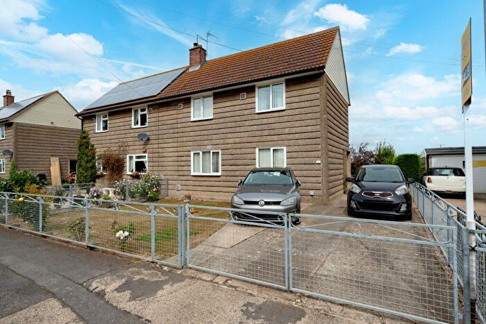 3 Bedroom Semi-Detached House For Sale In Witham Drive, Chapel Hill, Lincoln, LN4