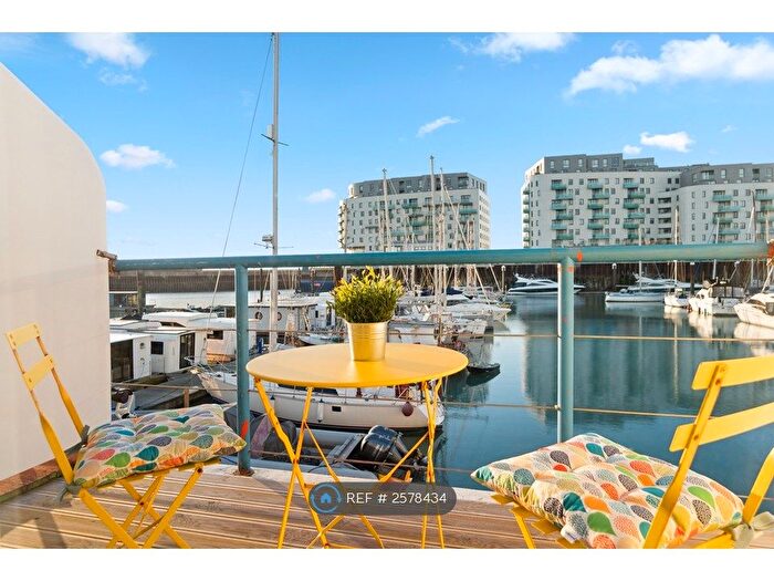 1 Bedroom Maisonette To Rent In Western Concourse, Brighton, BN2