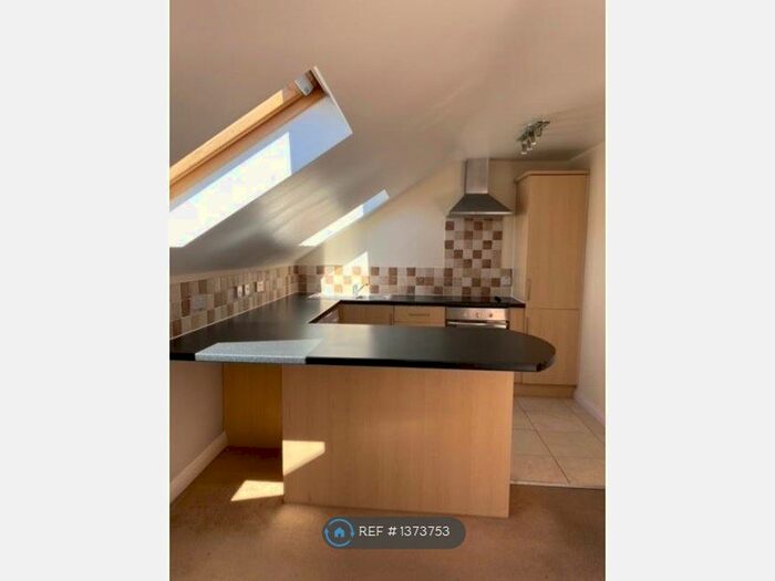 2 Bedroom Flat To Rent In Christchurch Road, Bournemouth, BH1