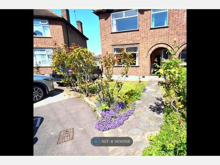 4 Bedroom Semi-Detached House To Rent In Pettsgrove Avenue, Brent, Wembley, HA0